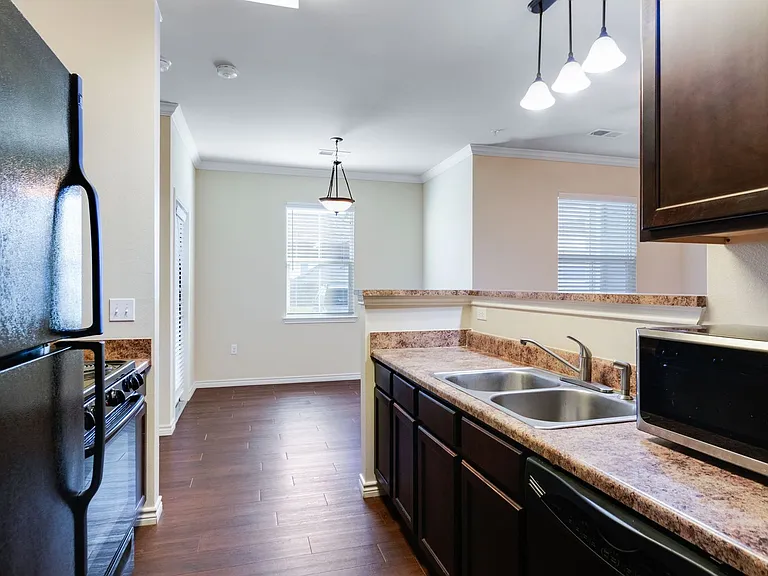9613 Maurice Ave — Photo 8