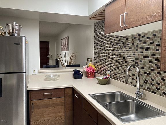 5th image of 1257 E Maryland Ave Unit A