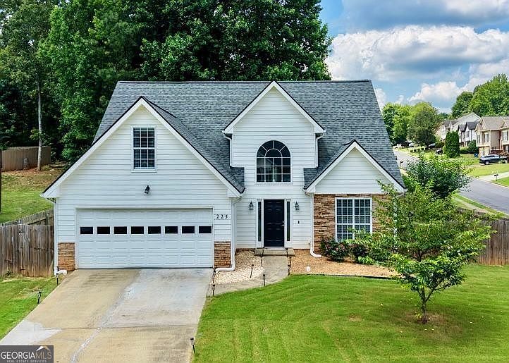 1st image of 225 Shadetree Ln