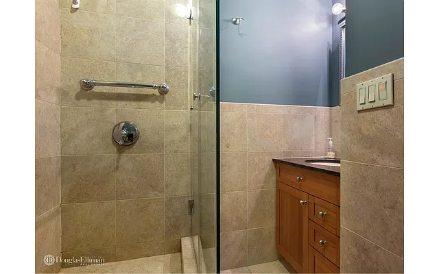 Rented by Douglas Elliman | media 19