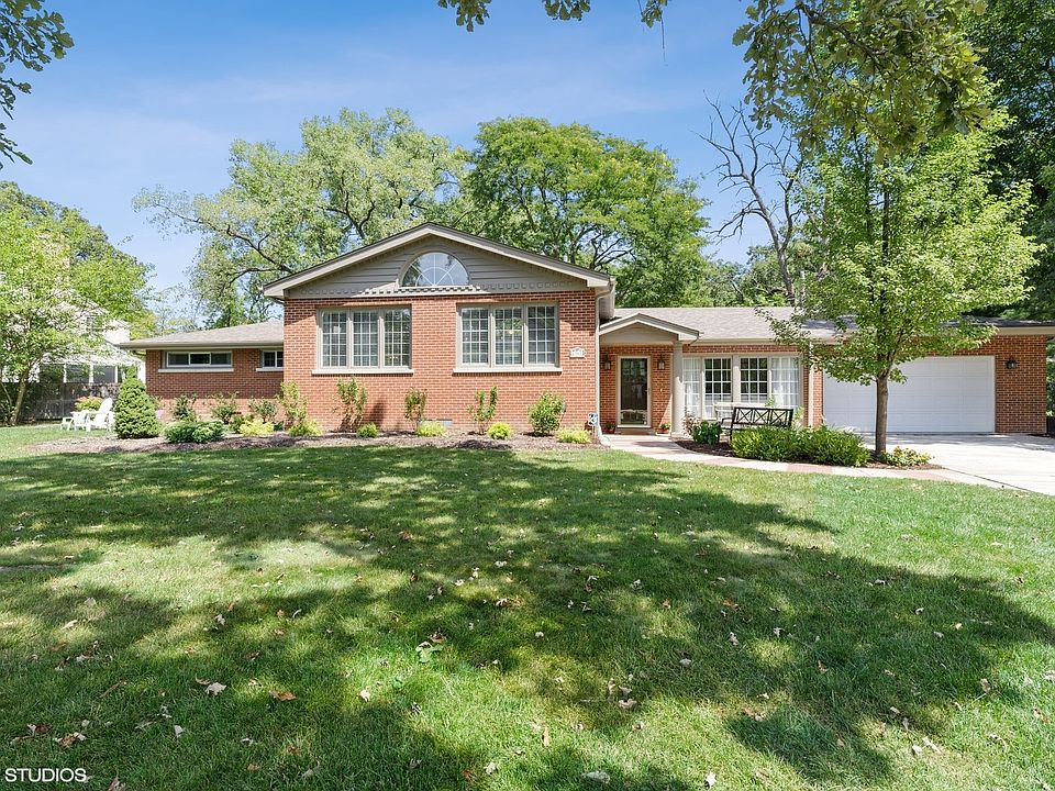 1st image of 1905 Glen Oak Dr