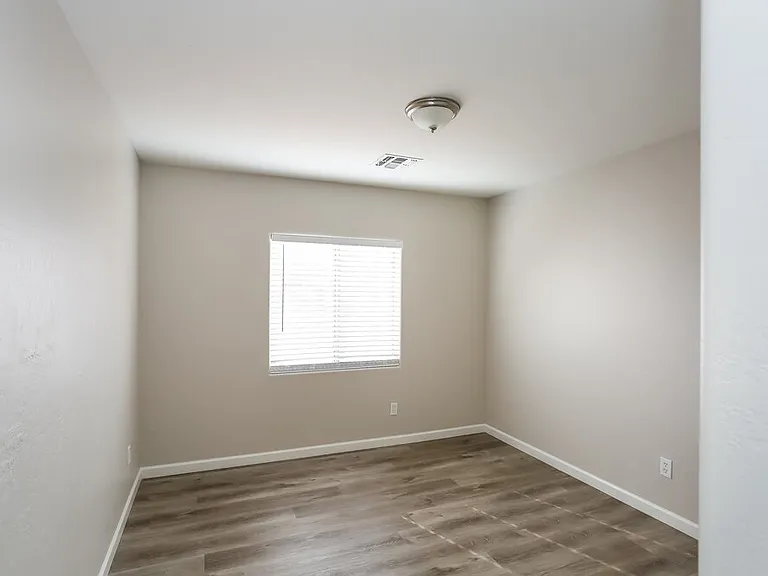 7334 W Lamar Rd — Photo 14
