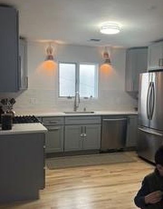 5th image of 111 Pennington St