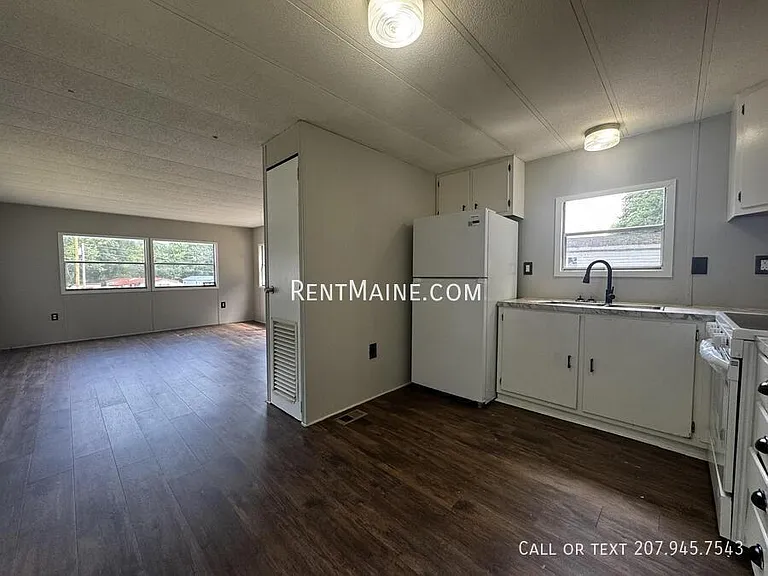 670 Benton Ave #16 — Photo 2