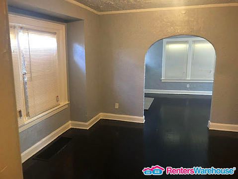 3rd image of 5014 S Benton Ave