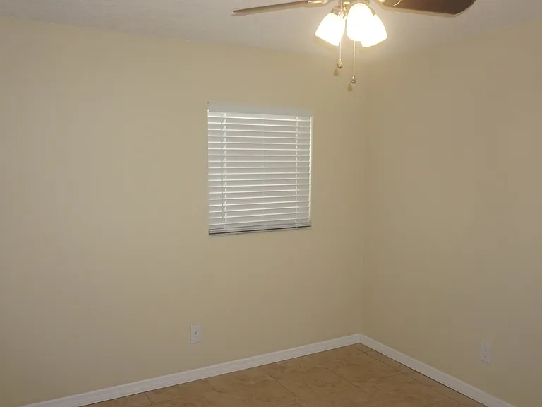 213 Foxwood Dr — Photo 11