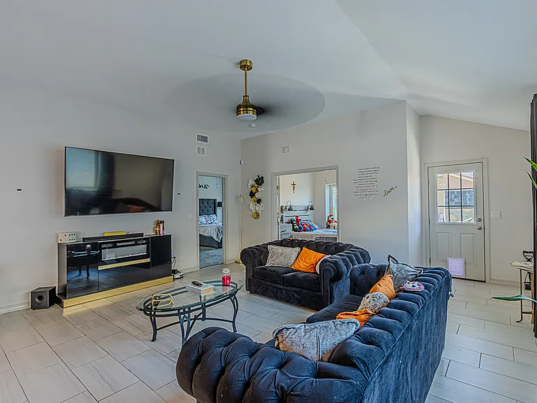 13816 Paseo Celeste Dr — Photo 6