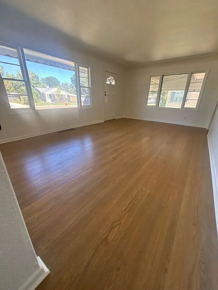 4 bed, 1.5 bath, 2000 sqft, $3,100 — Photo 1