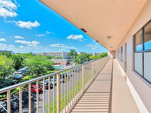 5th image of 2704 NW 104th Avenue #408