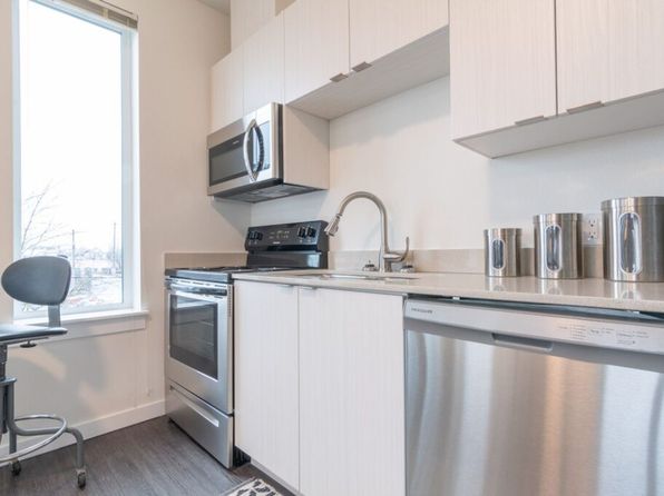 435 NE Church St #206