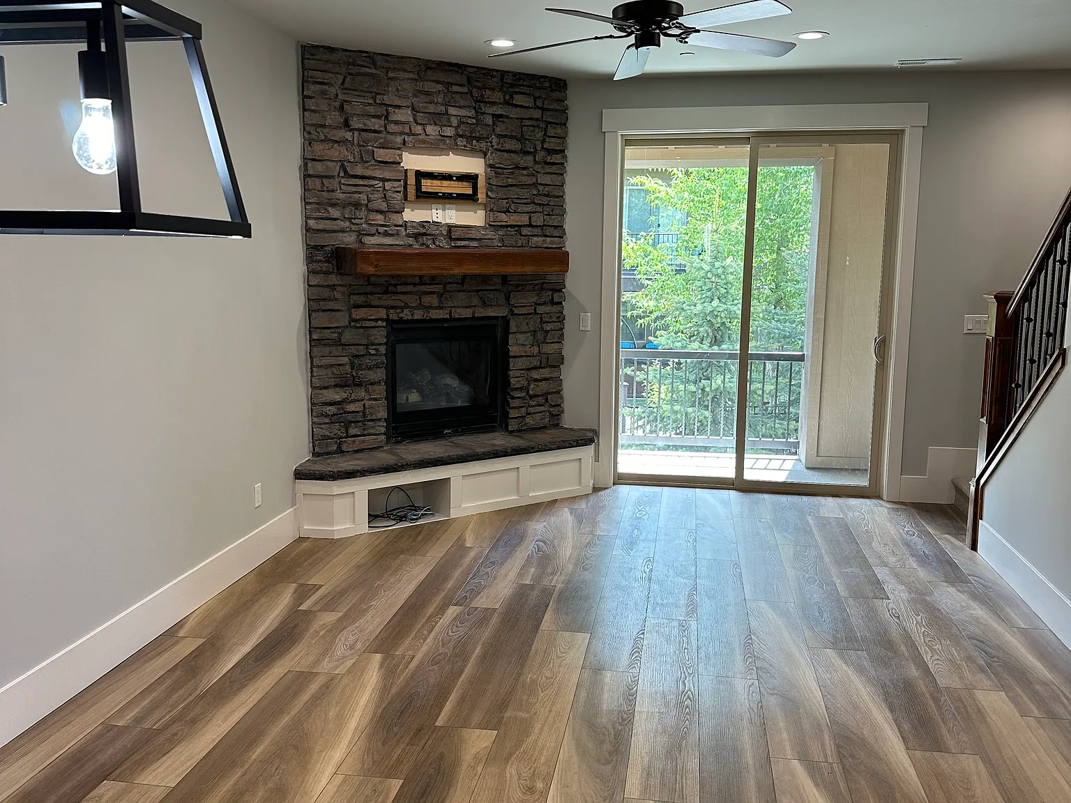 3 bed, 1600 sqft, $3,200 — Photo 2