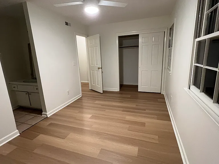 3227 E Regents Park Ln — Photo 16