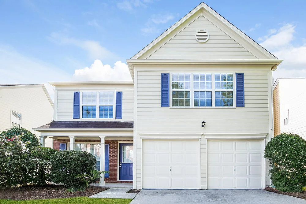 3 bed, 2.5 bath, 1736 sqft, $2,390 — Photo 1