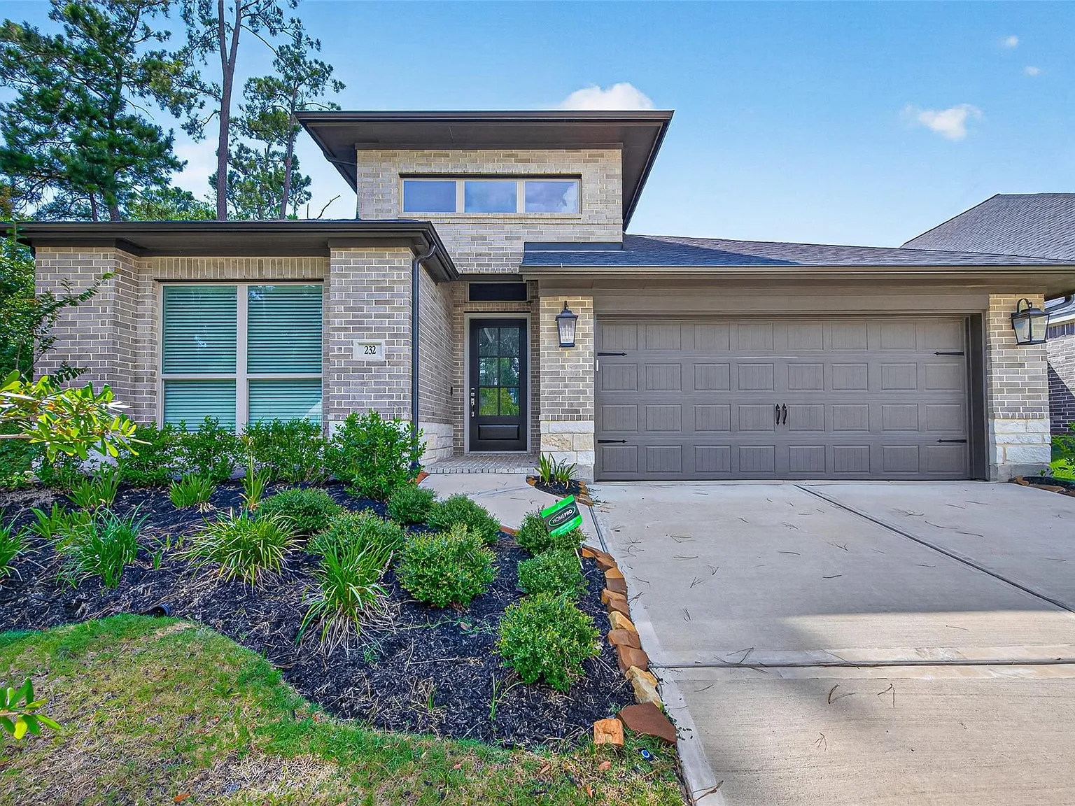 4 bed, 3.0 bath, 2487 sqft, $3,500 — Photo 1