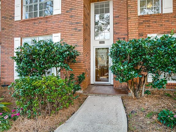 3rd image of 2107 Dornoch Dr