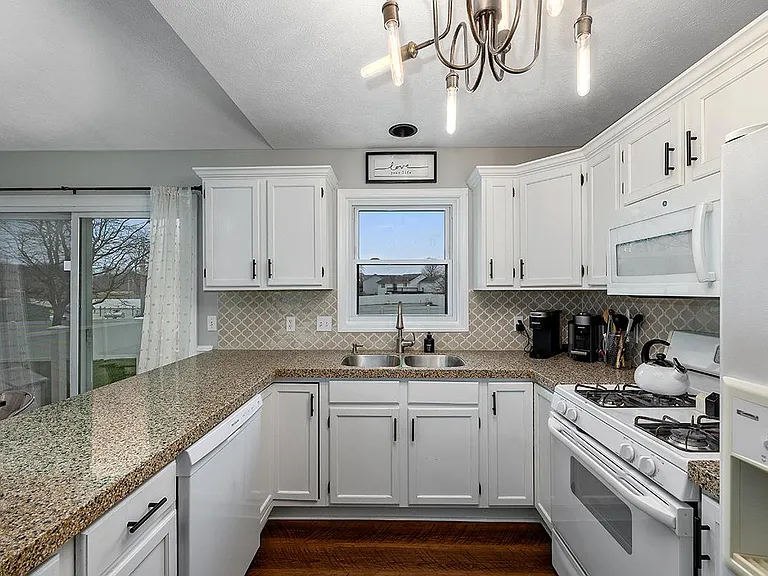 316 Edgewood Dr — Photo 15