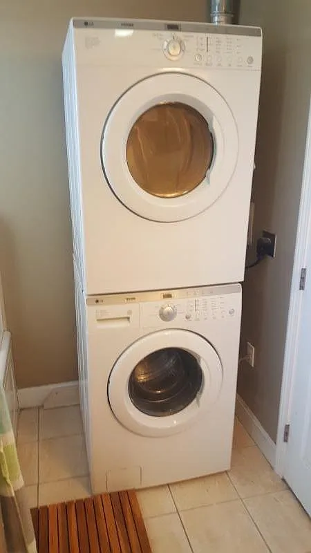 3 bed, 1200 sqft, $3,700 — Photo 3