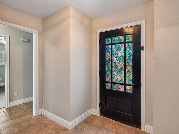 3rd image of 2703 Shady Ln
