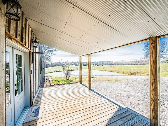 4th image of 1110 Harris Rd