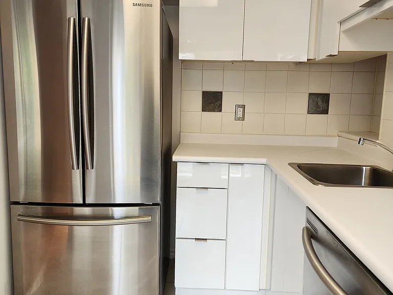 88 Charles St E #211 — Photo 22