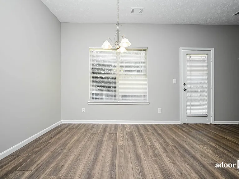 1125 McConaughy Ct — Photo 6