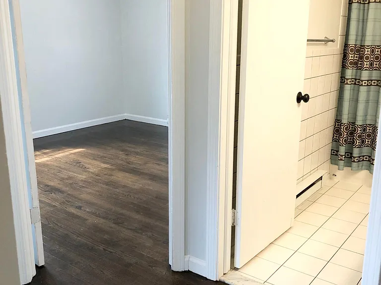 1784 Foxon Rd #1A — Photo 9