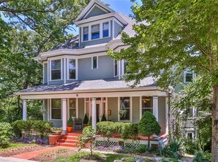 33 Ridgeway Ave, Eureka Springs, AR 72632