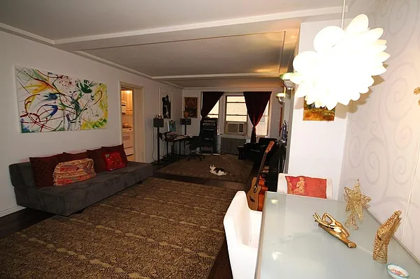 Rented by Corcoran | media 25