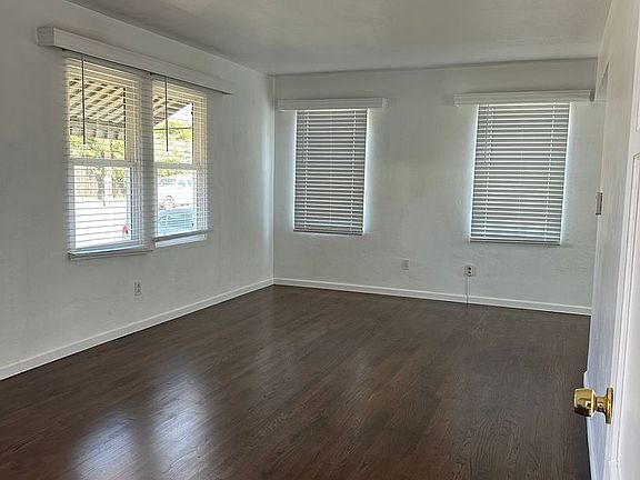 2nd image of 4567 42nd St