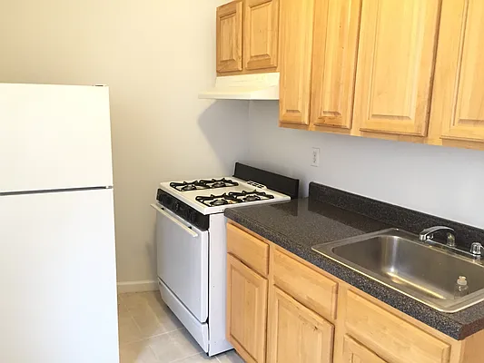 Rented by Zuz Realty | media 24