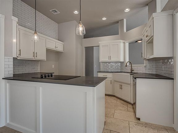 5th image of 1600 Oakwood East Blvd