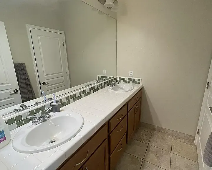 1341 Veneto Dr — Photo 5