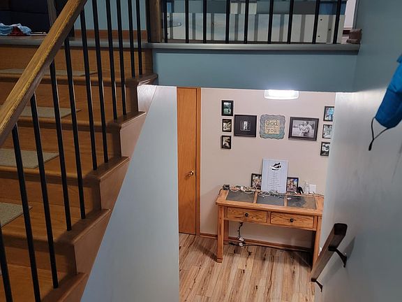 Stairs to lower lever