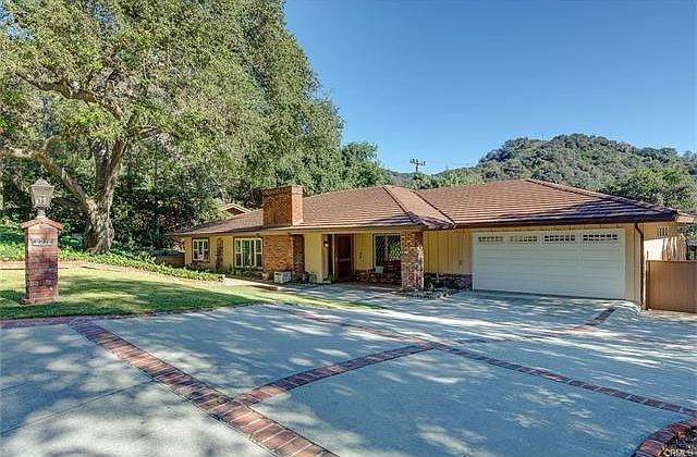 1st image of 2210 Highland Oaks Dr