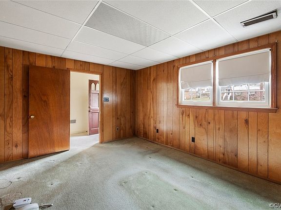 4th image of 9502 Wyndhurst Dr