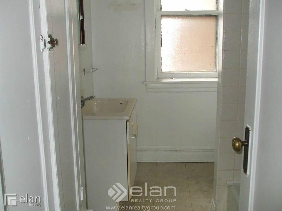 1st image of 549 W Arlington Pl #103