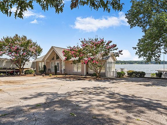 3rd image of 1268 Amber Hill Cir