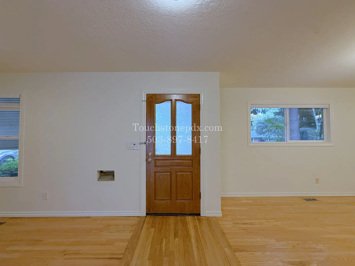Spacious 4-Bedroom Home in Gresham w/ Large Yard & 2-Car Garage — Photo 4