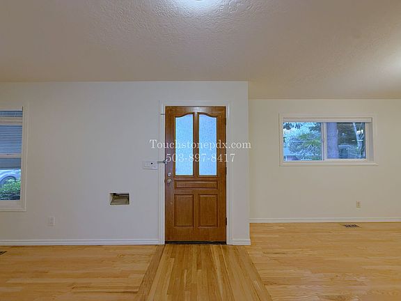 5th image of 980 NW Wallula Ave
