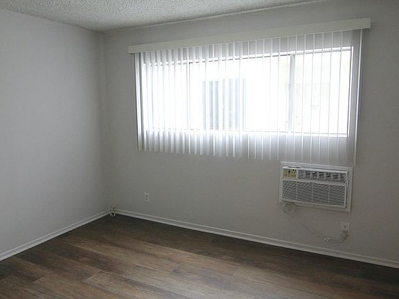 5th image of 1819 Camden Ave APT 4
