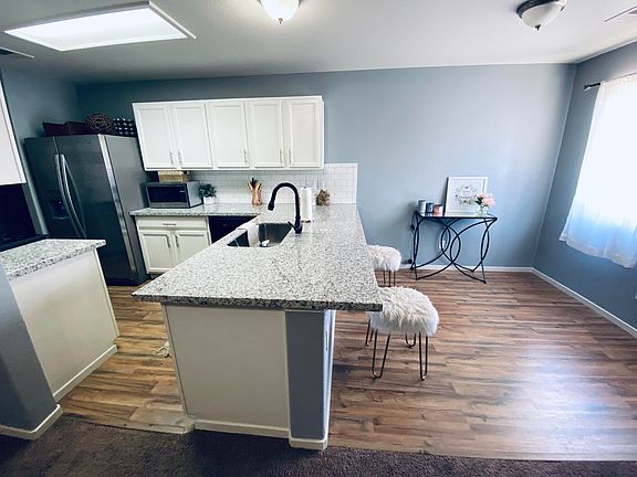 4th image of 3727 E Vista Dr