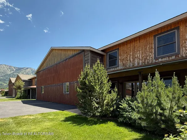322 Airport Dr #3, Alpine, WY 83128