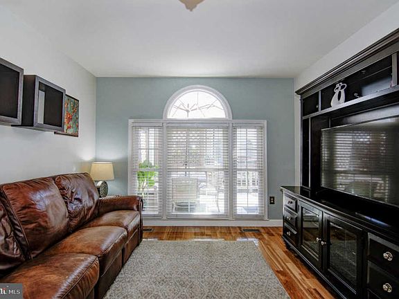 4th image of 12657 Marcum Ct