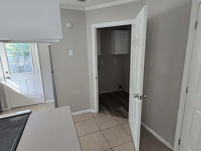 1779 Wayland Park Dr — Photo 7