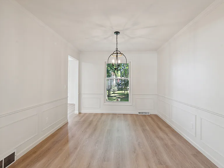 2410 Wealdstone Rd — Photo 8