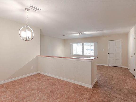 3rd image of 261 Dorchester Dr