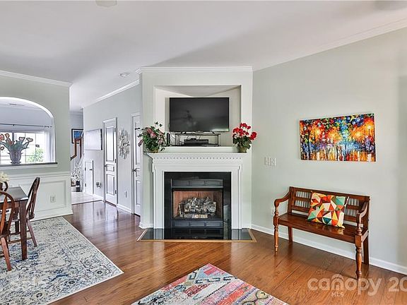 3rd image of 8032 Willow Branch Dr #Townhouse