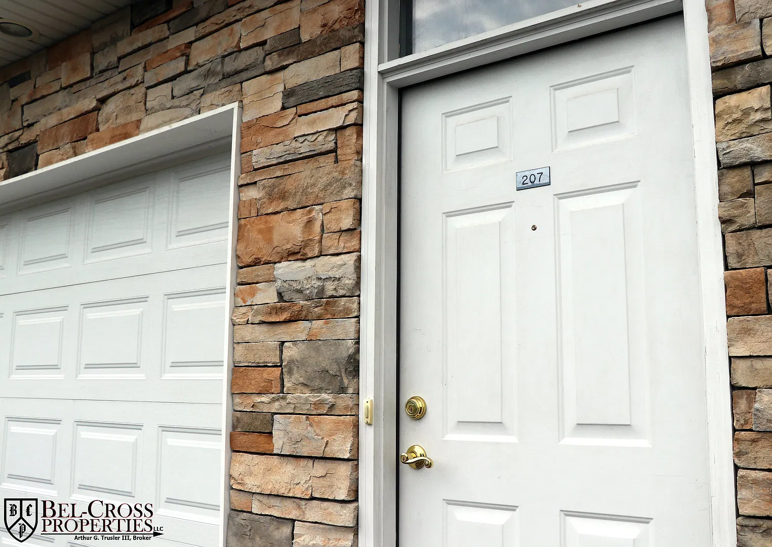 2 Bedroom Townhouse in Med Center area - Available 06/02/2027 — Photo 2
