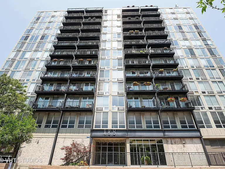 450 W Briar Pl #11M — Photo 12