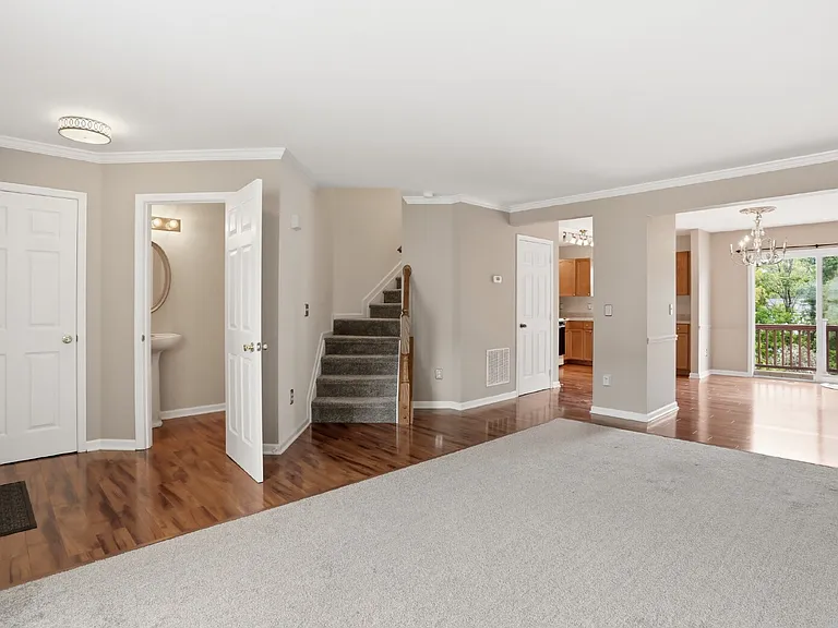 808 Marquette Dr — Photo 11
